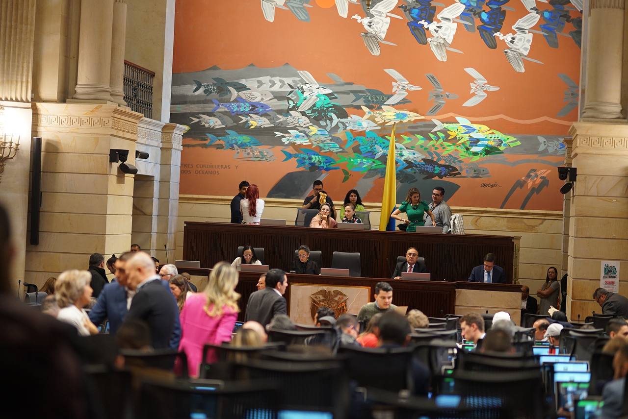 TRAS APROBACIÓN DE RECORTE DEL RECESO LEGISLATIVO, PACTO HISTÓRICO CELEBRA.