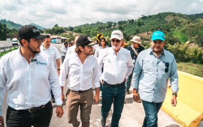 “EL GOBIERNO NACIONAL AFIANZA SU COMPROMISO CON EL DEPARTAMENTO DE CALDAS”.