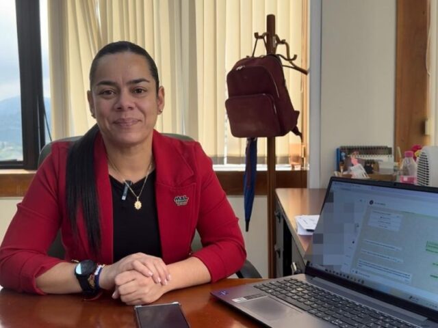 A SU WHATSAPP YA LE PUEDE LLEGAR LA FACTURA DEL PREDIAL EN MANIZALES.