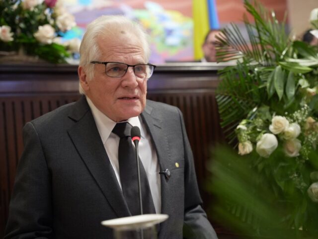 MIGUEL URIBE LONDOÑO PADRE DEL ASESINADO SENADOR MIGUEL URIBE TURBAY, ENTRA A LA CAMPAÑA PRESIDENCIAL.