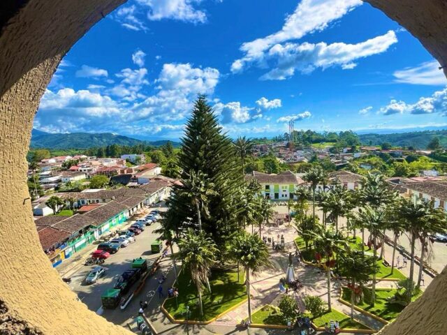 RADICARON PROYECTO DE FACTIBILIDAD DE UN CABLE AÉREO PARA EL MUNICIPIO DE SALENTO.