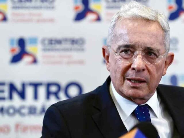 EL TRIBUNAL SUPERIOR DE BOGOTÁ ABSOLVIÓ AL EXPRESIDENTE ÁLVARO URIBE.