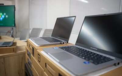 LLEGARON 176 COMPUTADORES A COLEGIOS DE MANIZALES.