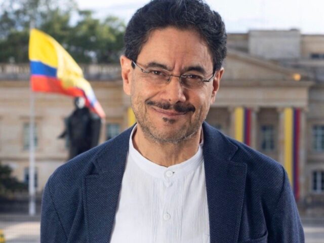 SOLO DEBATIRÁ CON CANDIDATOS DE DERECHA: IVÁN CEPEDA.